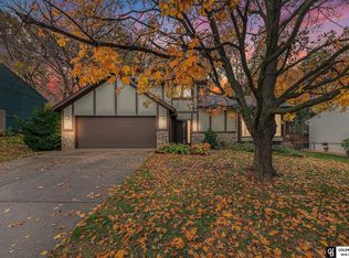 11719 Quail Dr, Bellevue, NE 68123