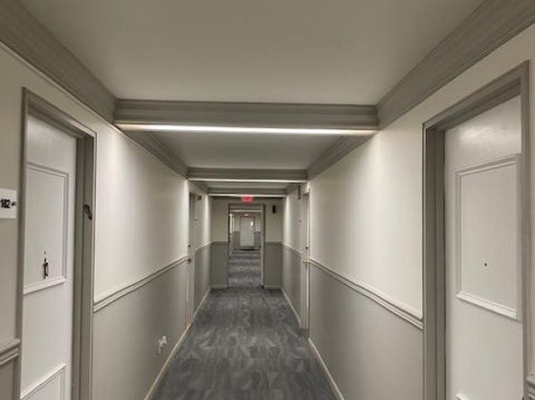 97 S Main St APT 101