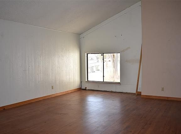 5th image of 401 Rollingridge Ln