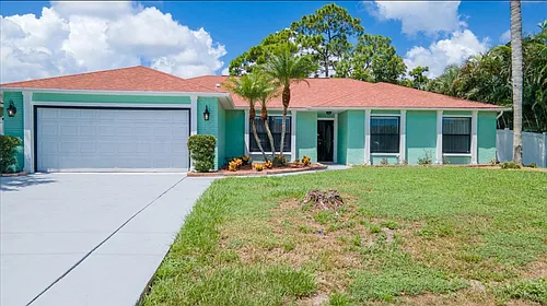 2024 SW Monterrey Ln Photo 1