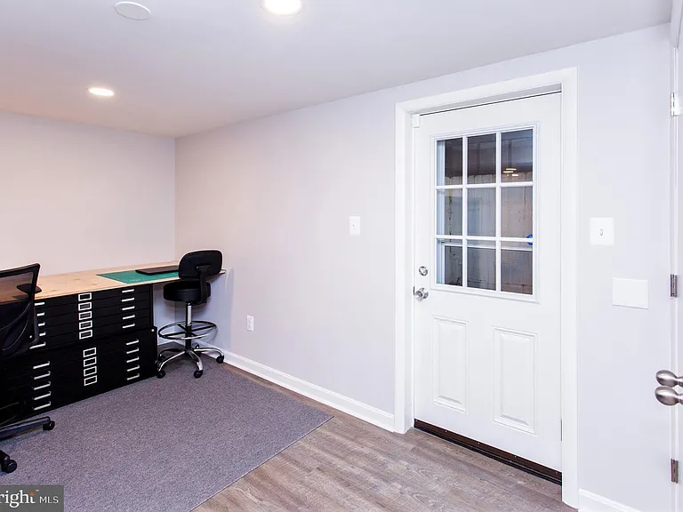 3163 Patrick Henry Dr — Photo 12