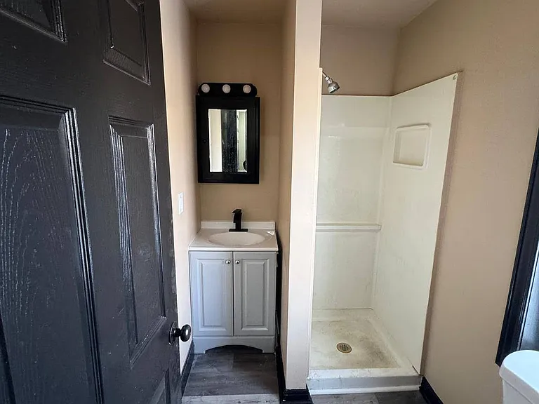 417 N 2nd St — Photo 14