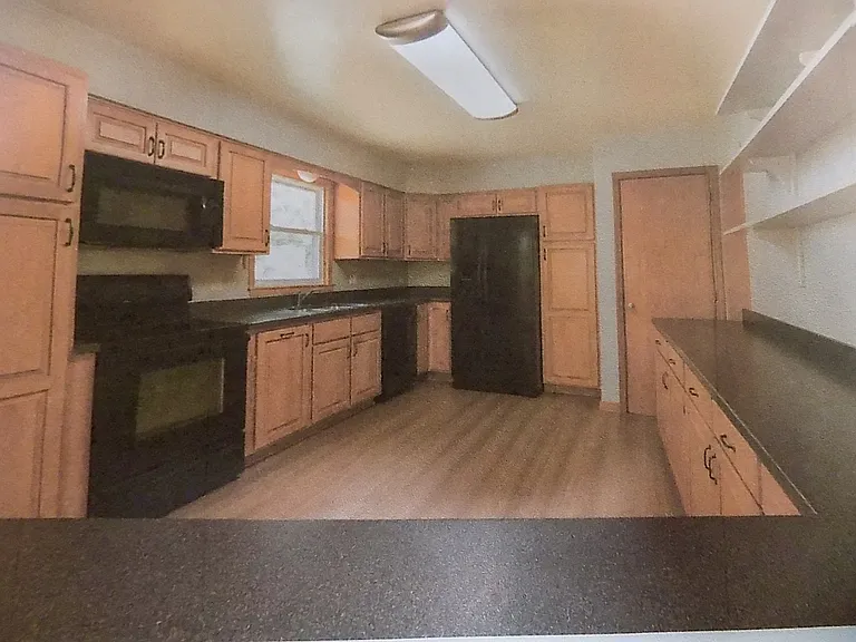 1408 S Longwood Dr — Photo 2