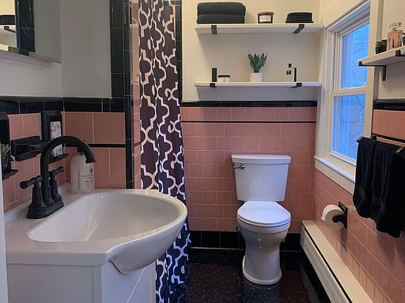 Full bathroom on second floor.