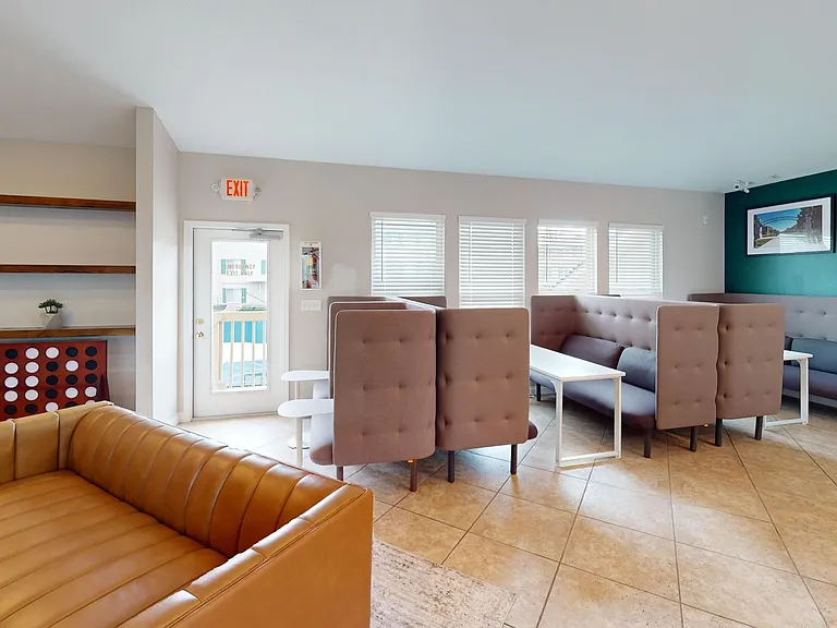 1304 Palmer Dr — Photo 3