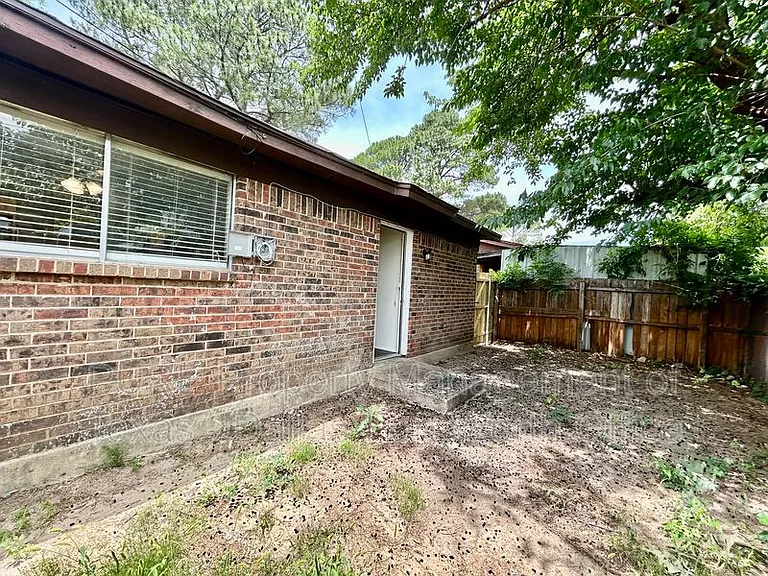 409 Cousins Ln #A — Photo 18