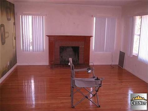 2nd image of 900 E Valencia Ave