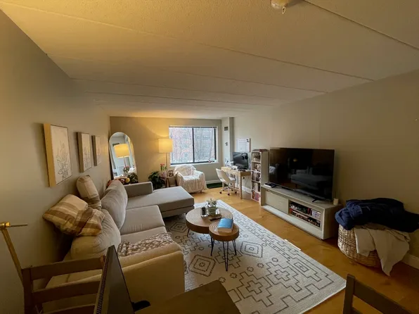 1933 Commonwealth Ave APT 206, Brighton, MA 02135