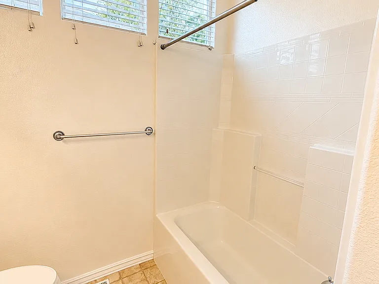second bathroom tub/shower
