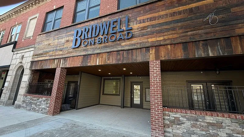 2 bed, 1056 sqft, $1,900 — Photo 1