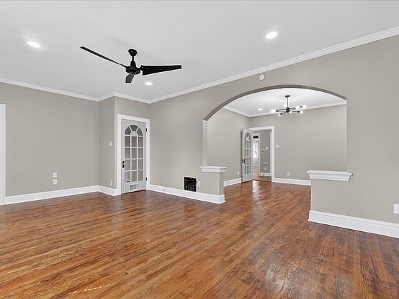 Open living and dining layout_ideal for everyday living and entertaining