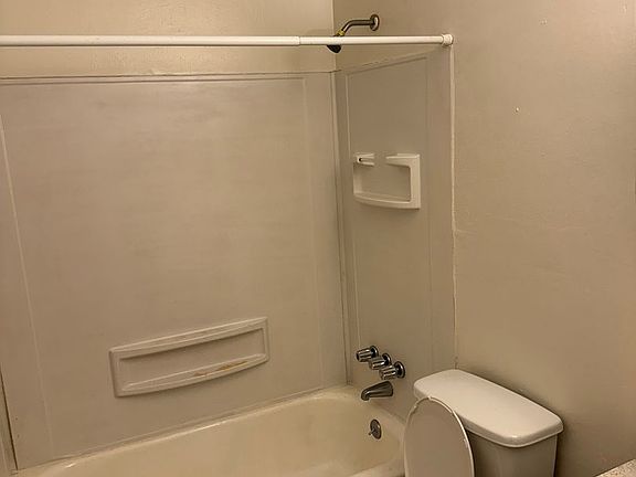 5th image of 5009 Aravesta Ave APT 2