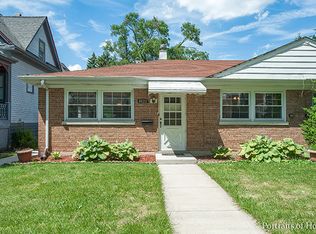 9522 Jackson Ave, Brookfield, IL 60513