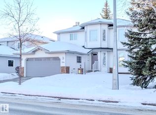 114 Meadowview Dr, Strathcona County, AB T8H 1M4