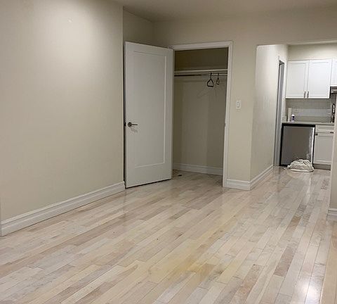3rd image of 9 W 32nd St #4B