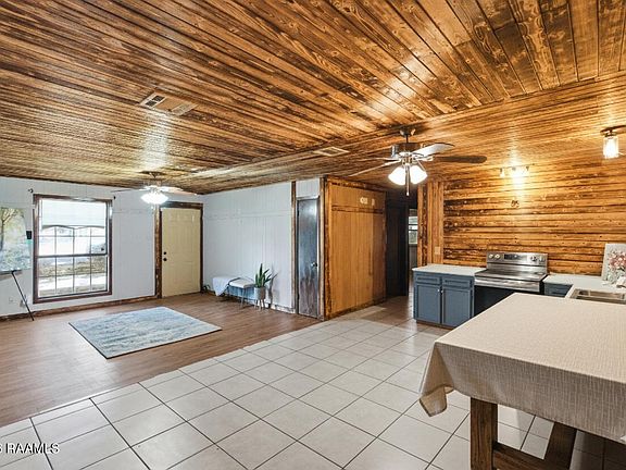 3rd image of 304 Rampart St