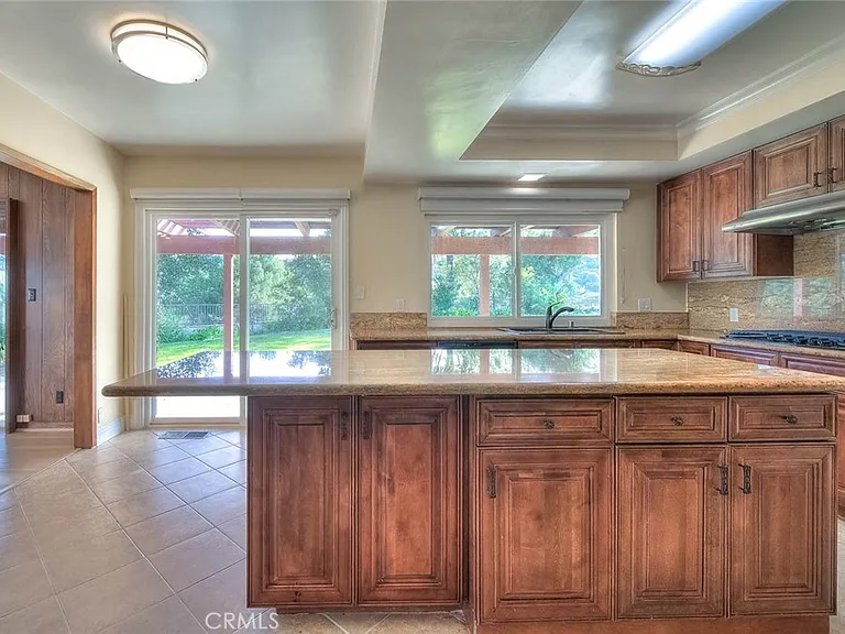 16612 Park Lane Cir — Photo 23