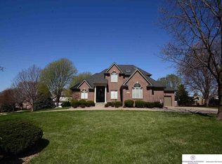 15712 Burt St, Omaha, NE 68118