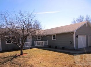 114 Maple Dr, Albia, IA 52531