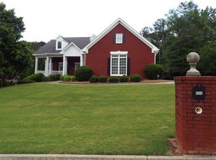 906 Old Barker Pl, Loganville, GA 30052