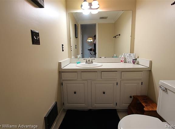 5th image of 42126 Roscommon Dr #281