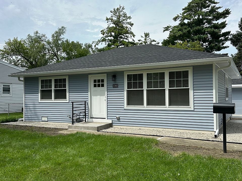 1st image of 2202 South St