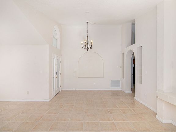 3rd image of 4407 Middleburg Ct