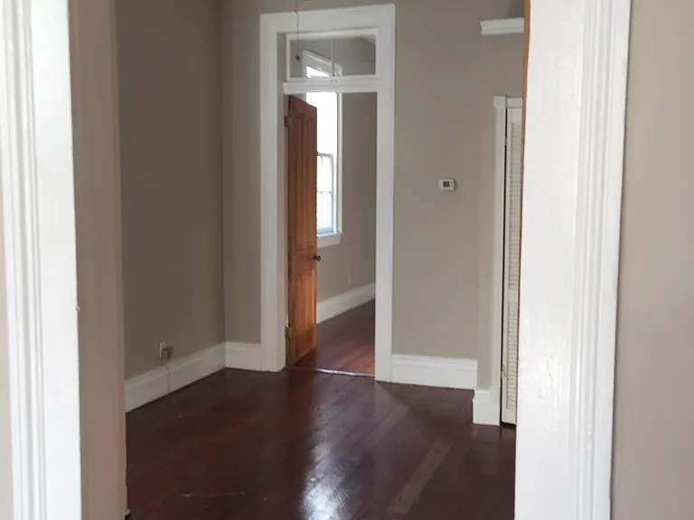 1916 Constantinople St — Photo 2