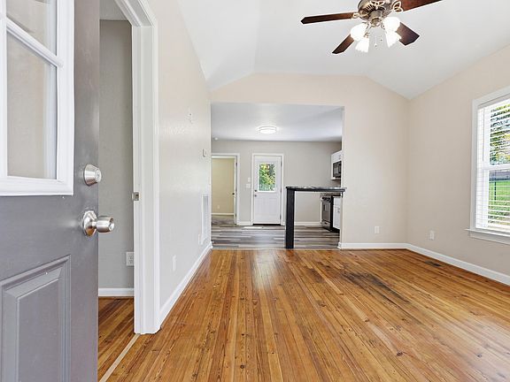 5th image of 405 Hill St
