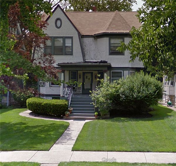 323 N Harvey