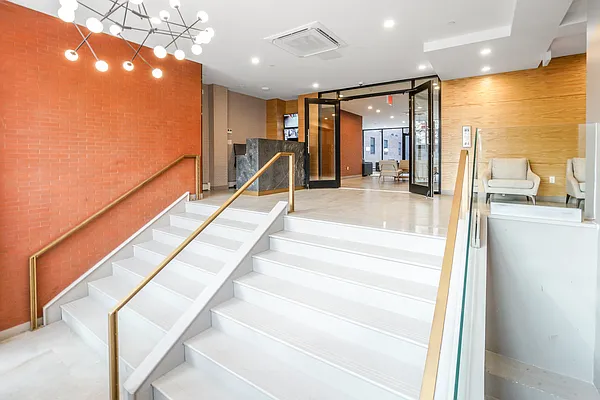 Rented by Bond New York | media 61