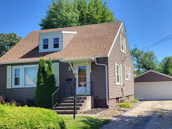 1673 Robertson Ave, Galesburg, IL 61401
