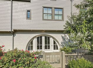365 Sage Ln, Fayetteville, GA 30214