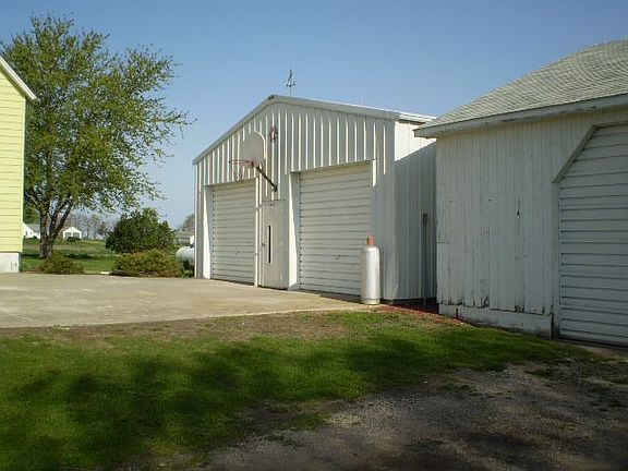 Garage & Machine shed