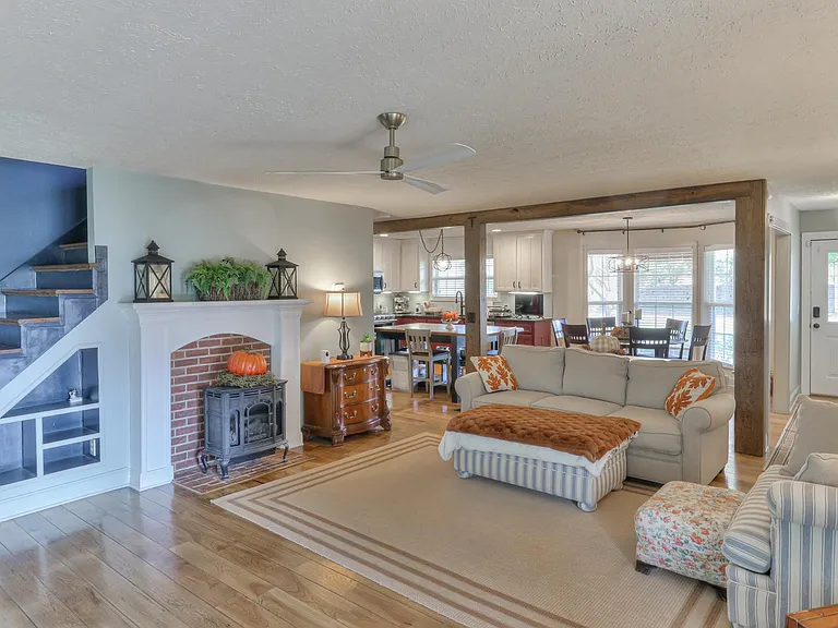 1236 Hunters Point Ln — Photo 14