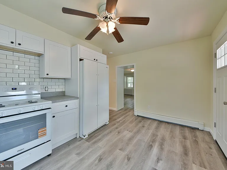 422 Willow Grove Ave — Photo 12