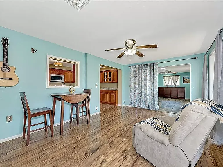 1329 Nantucket Rd — Photo 6
