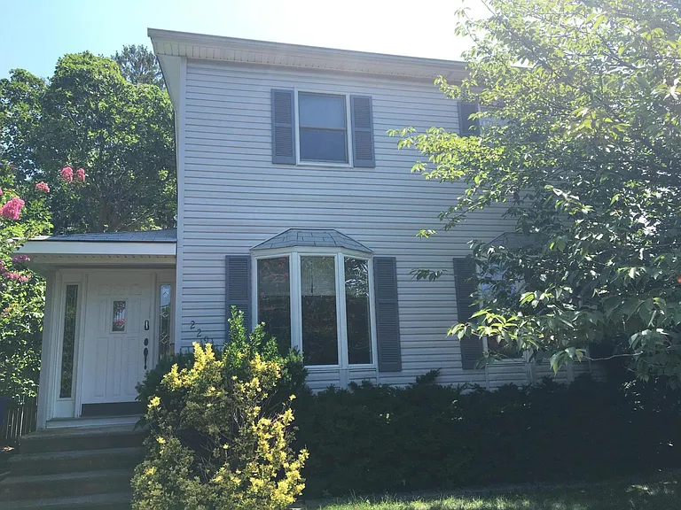 229 Overbrook Ave — Photo 1