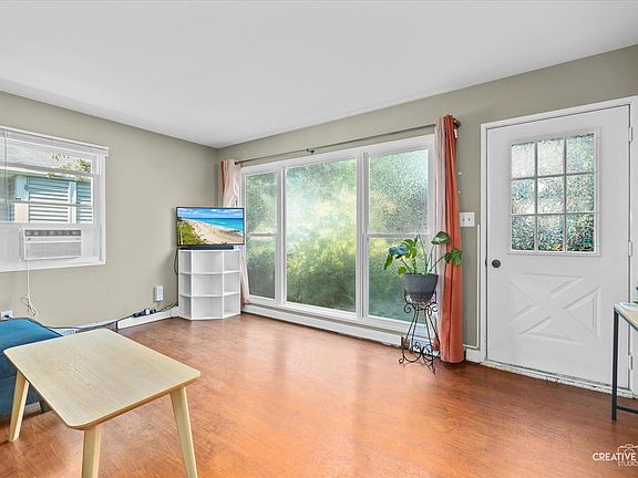 4th image of 19 Tilton Park Dr