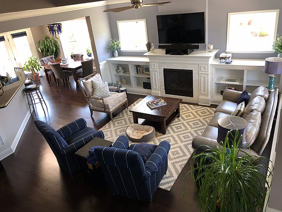 3rd image of 186 Stoneleigh Dr
