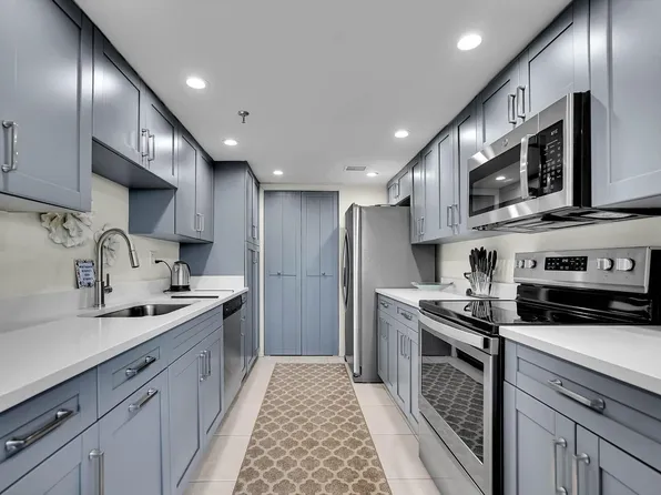 859 JEFFERY Street #306, Boca Raton, FL 33487