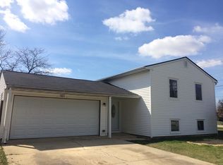 101 Cedarwood Ave, Bolingbrook, IL 60440