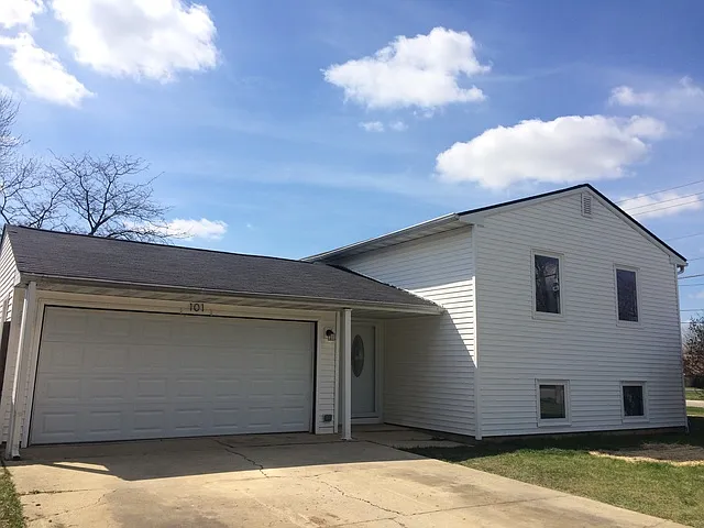 101 Cedarwood Ave photo 1