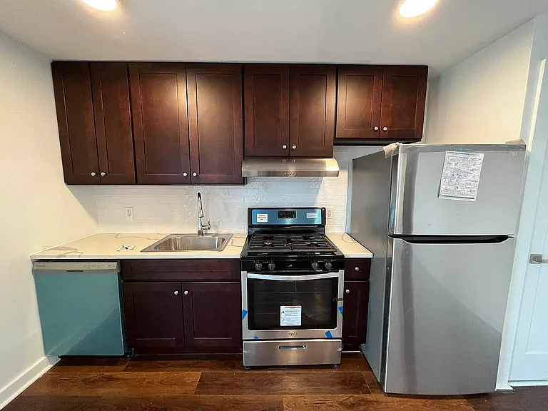 864 Willoughby Ave #4A — Photo 3