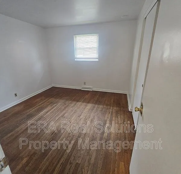 2472 Pontiac St — Photo 11