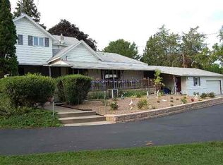 1947 E 18th Ave, Freeport, IL 61032