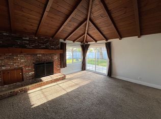 1142 Victoria St, Costa Mesa, CA 92627