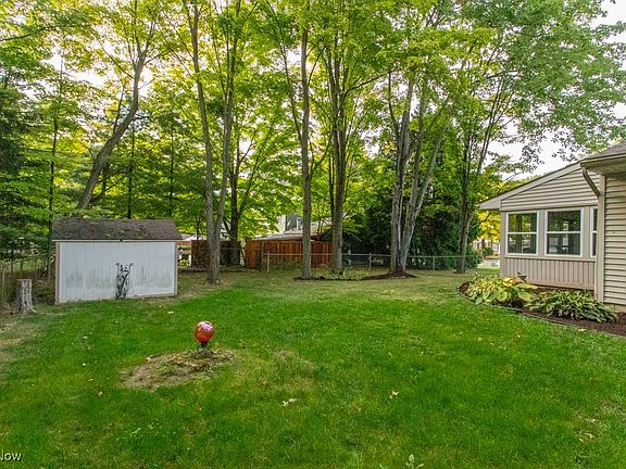 5th image of 8680 Carriage Hill Dr NE