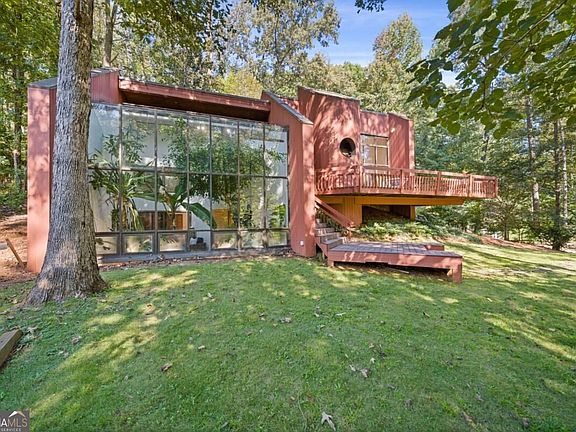 3rd image of 253 Lakeshore Dr