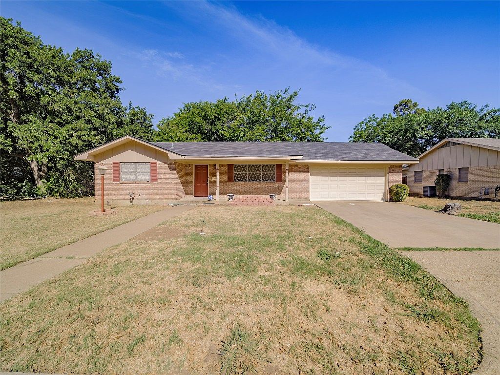 6400 Friar Ct, Forest Hill, TX 76119 Zillow